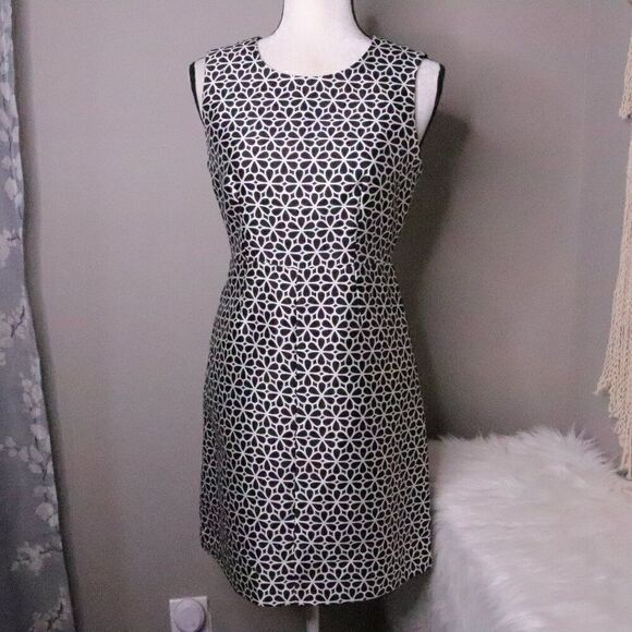 Diane von Furstenberg | Sleeveless Printed Sheath Dress 4 - Picture 2 of 6